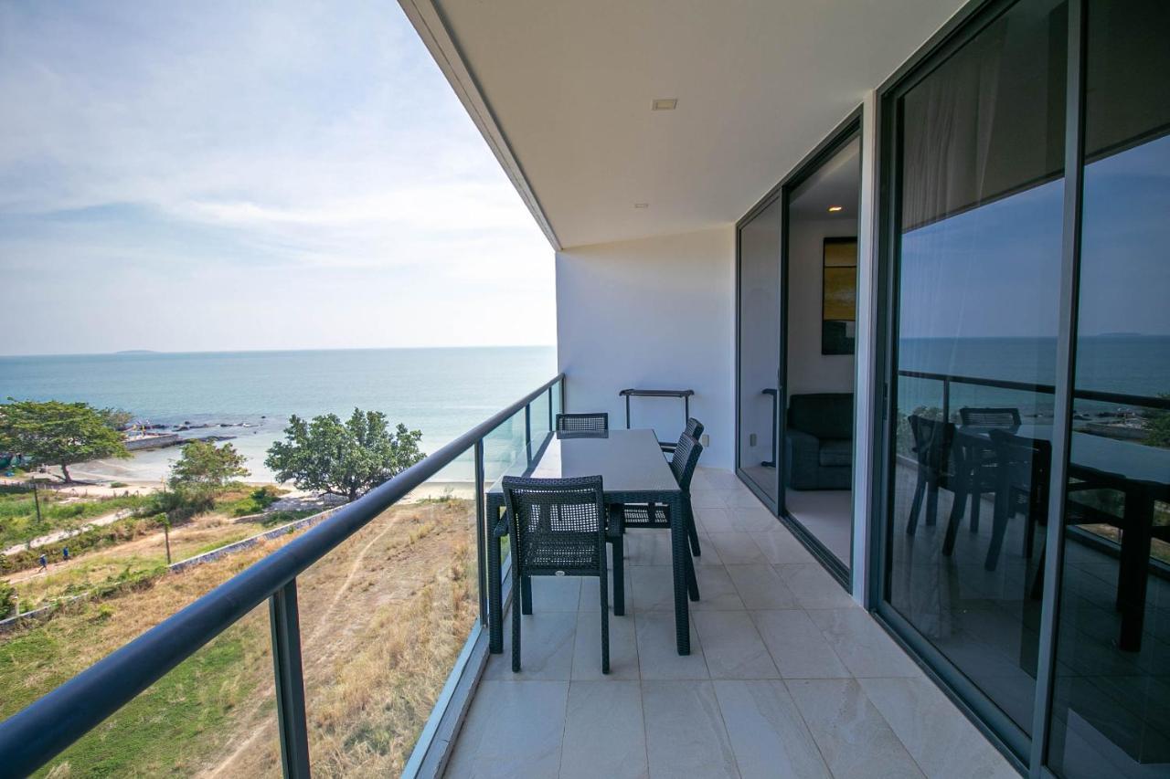 Escape Condominiums Beachfront Suites - Mae Phim Rayong Exterior photo