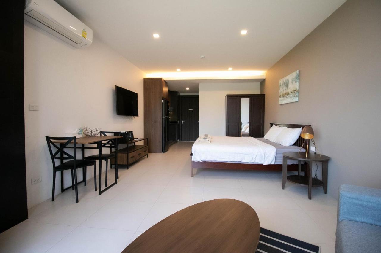 Escape Condominiums Beachfront Suites - Mae Phim Rayong Exterior photo